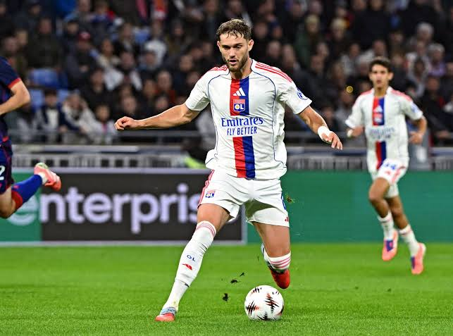 High Scoring, Low Control: Exploiting Both Teams to Score Opportunities in Ligue 1’s 2012/13 Season